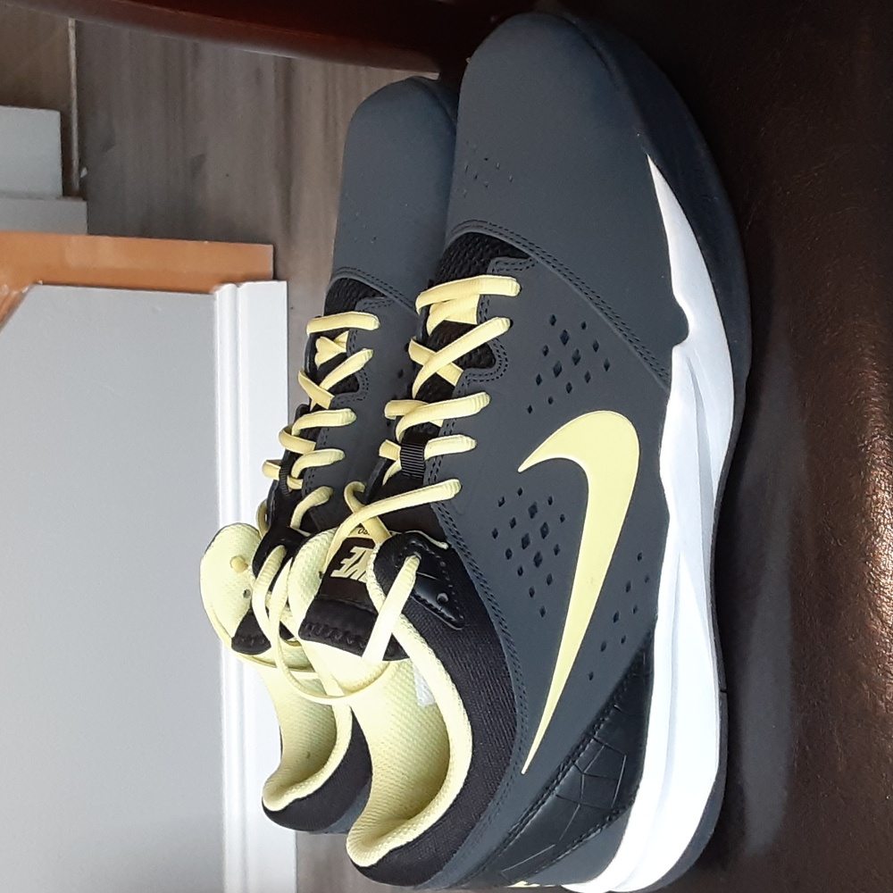 Nike Zoom Attero NBK shoe size 11.5 gray
